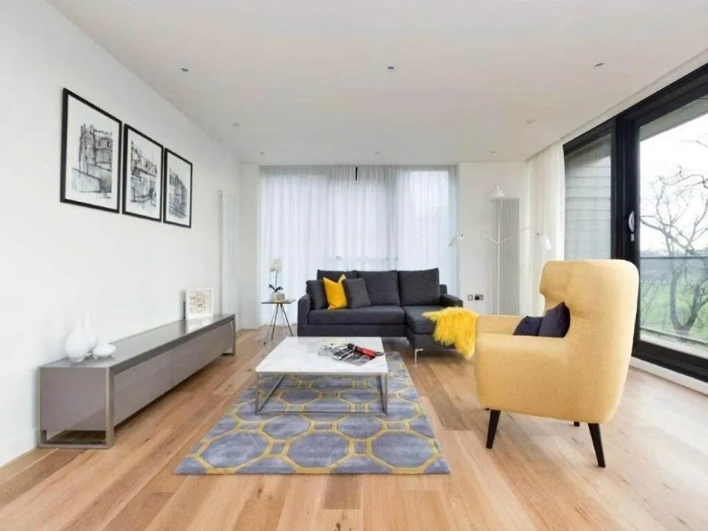 Stylish 2Br In Quartermile Balcony & Garden View Lägenhet Edinburg